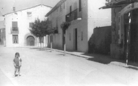 NiÃ±a en una calle de Villarquemado.
