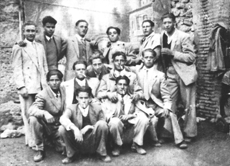 Amigos de RetascÃ³n junto a un grupo de Langa.