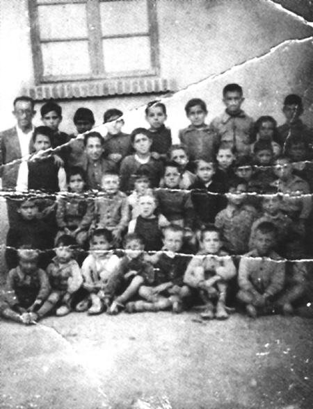 Don JuliÃ¡n y su clase de 1944. Escuelas de RetascÃ³n.