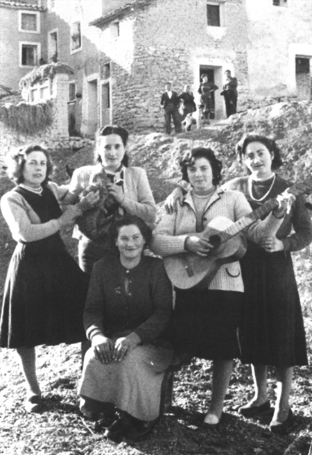 Amigas con guitarra en RetascÃ³n.