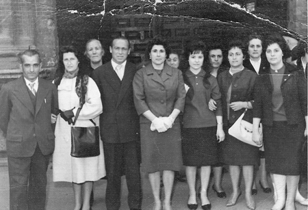 Vecinos de RetascÃ³n en la entrada a la iglesia.