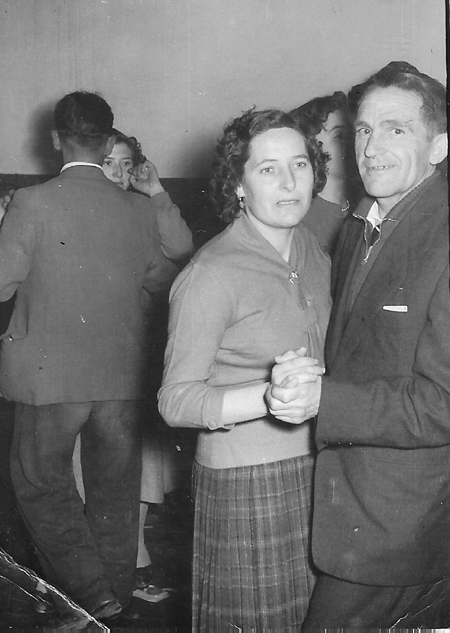 Parejas en el baile. RetascÃ³n.