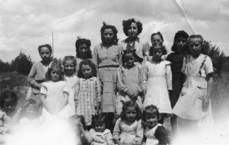 Grupo de niÃ±as de Lagueruela.