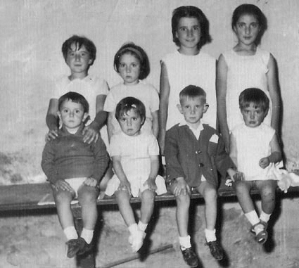 NiÃ±os en el banco del horno