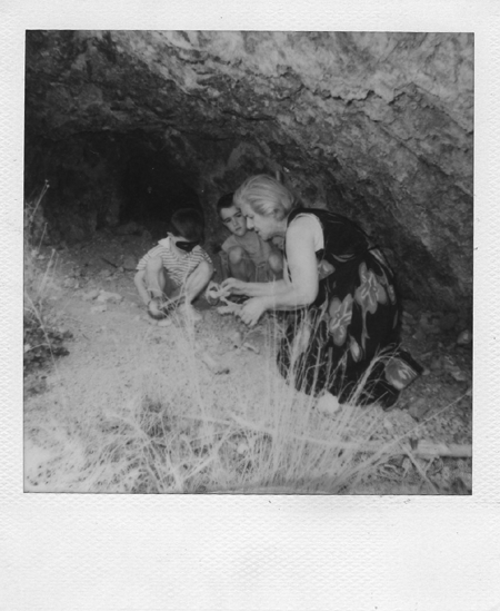 NiÃ±os jugando en Lagueruela.