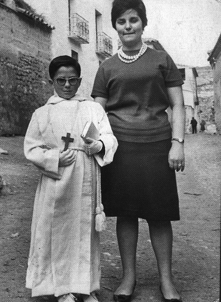 Retrato de comuniÃ³n de JosÃ© Luis Rubio con Festi PÃ©rez. RetascÃ³n.
