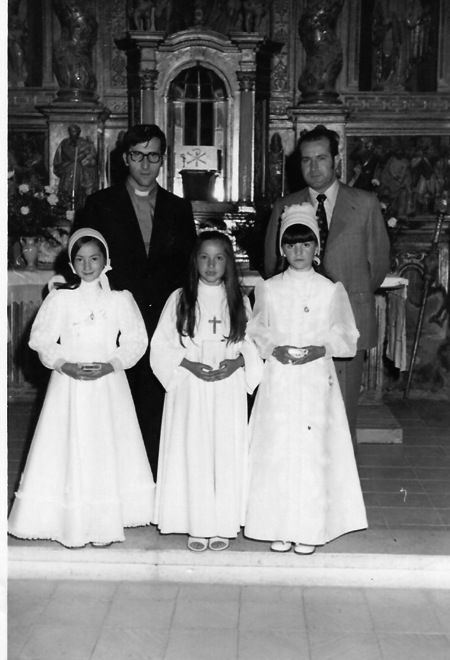 Retrato de tres niÃ±as de comuniÃ³n. Badules.