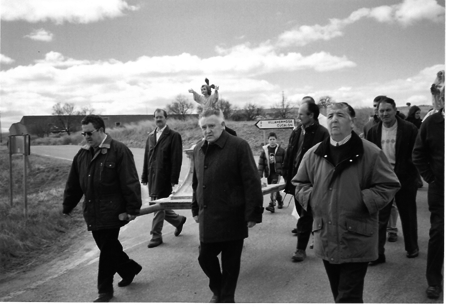 Vecinos en la procesiÃ³n de Badules.