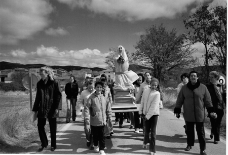 Vecinos en la procesiÃ³n de Badules.