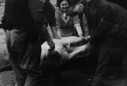 Vecinos de Badules en la matanza.