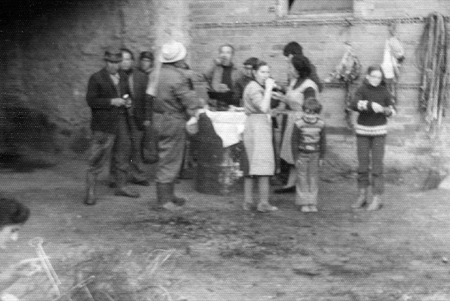 Vecinos de Badules en la matanza.