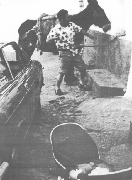 Raimundo con su burro. Villarreal de Huerva.