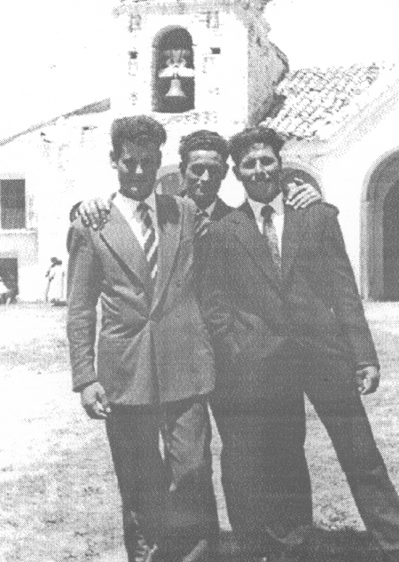 Miguel, JosÃ© Antonio y Miguel Antonio. Villarreal de Huerva.
