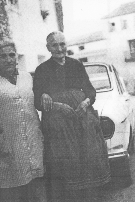 Juana y MarÃ­a. Villarreal de Huerva.