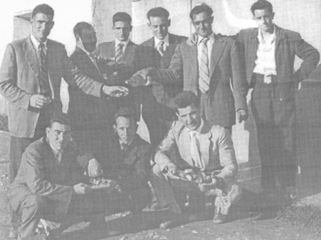 Grupo de amigos en la peÃ±a. Villarreal de Huerva.