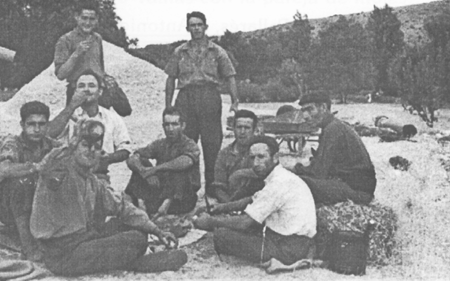 Merendando despuÃ©s de trillar. Villarreal de Huerva.