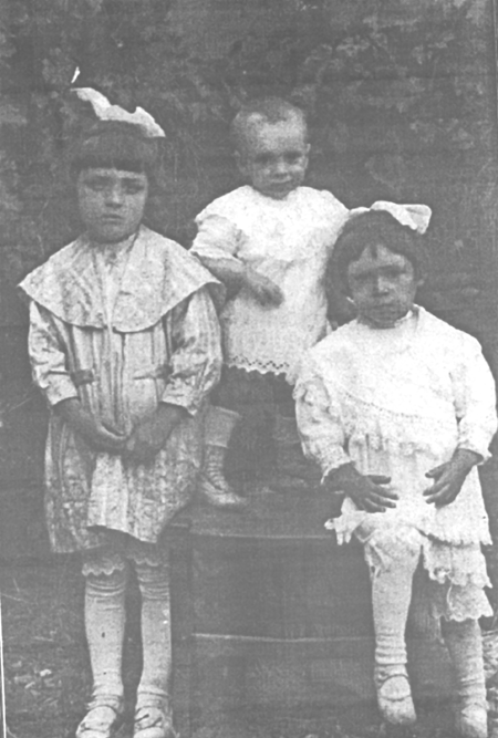 Rosario, Victoriano y Patrocinio Racho. Villarreal de Huerva.