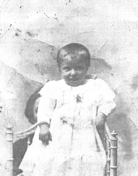 Enrique Valero Herrero con un aÃ±o. Villarreal de Huerva.