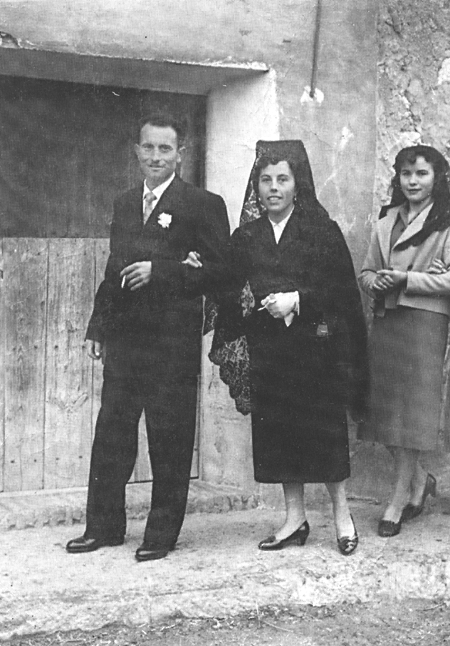 FÃ©lix, Clotilde y Angelines Arribas. Langa del Castillo.