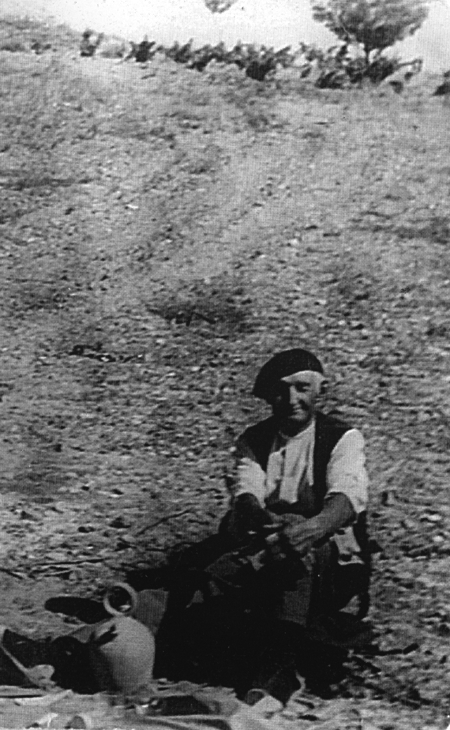 TomÃ¡s Franco en la viÃ±a. Langa del Castillo.