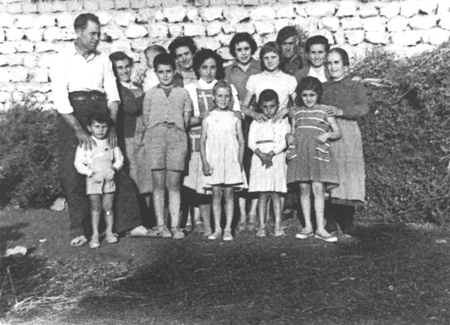 Familias Valero y AlgÃ¡s. Langa del Castillo.