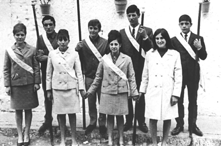 Grupo de jÃ³venes de Langa del Castillo.