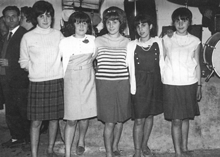 Grupo de amigas de Langa del Castillo.