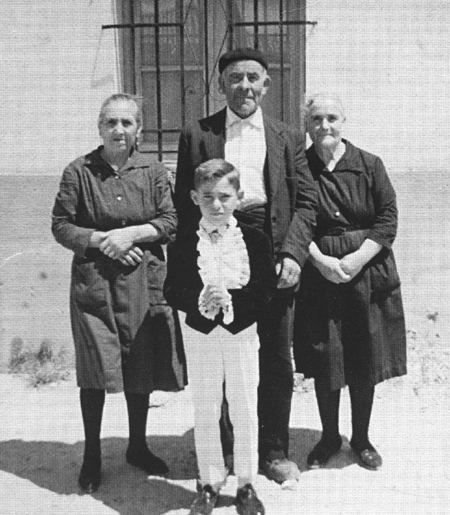 Basilisa, Bernardo, Anastasia y Pedro. Langa del Castillo.