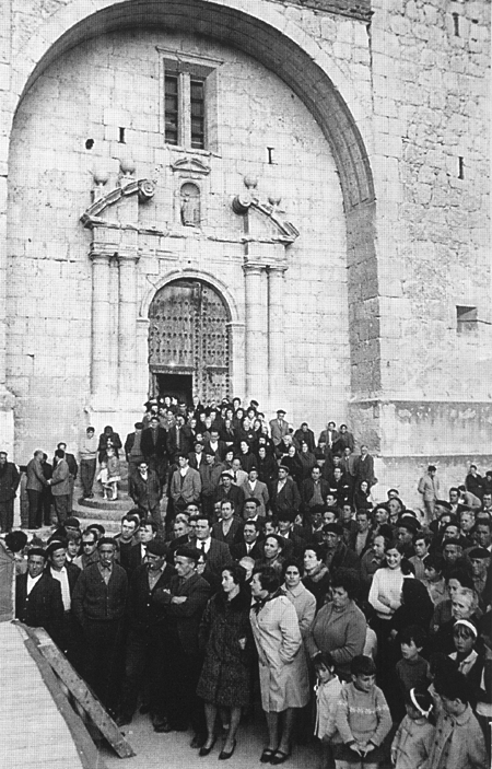 Entrega de tÃ­tulos de propiedad de la ConcentraciÃ³n Parcelaria. Langa del Castillo.