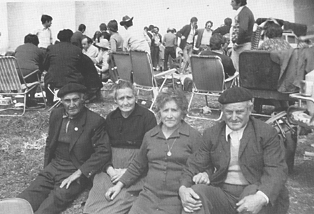 Grupo de vecinos de Langa del Castillo.