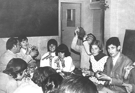 Merienda en las escuelas de Langa del Castillo.