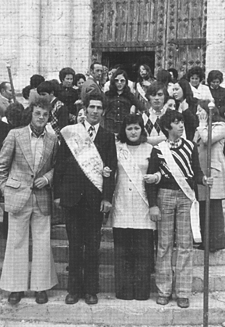Priores junto a otros vecinos de Langa del Castillo.