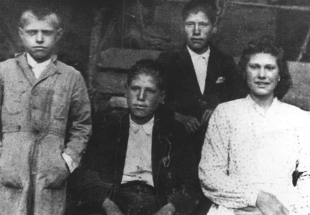 AndrÃ©s, Alejandro, NicolÃ¡s y Rosario F unes. Langa del Castillo.