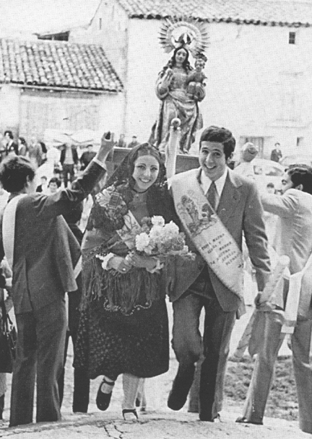 Sagrario SebastiÃ¡n y Fernando Navarro en las fiestas de Langa del Castillo.
