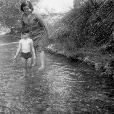 Vecinos de Cuencabuena en el rÃ­o.