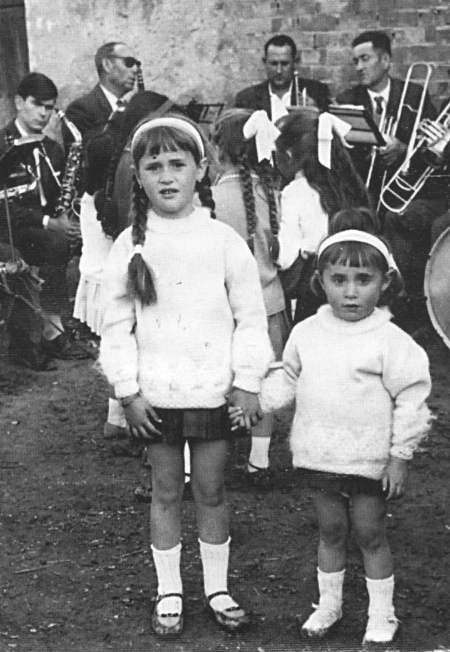 Inmaculada y Esmeralda Valero. Langa del Castillo.