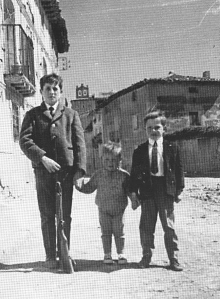 Oscar, JosÃ© Carlos y Eduardo. Langa del Castillo.