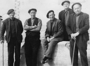 Grupo de ancianos de Maluenda.