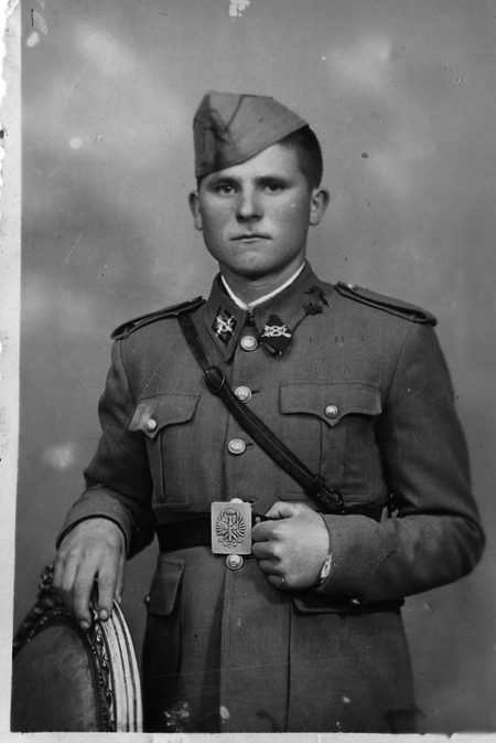 Retrato de militar. Torralba de los Sisones.