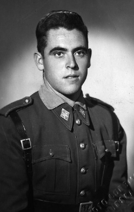 Retrato de militar. Torralba de los Sisones.