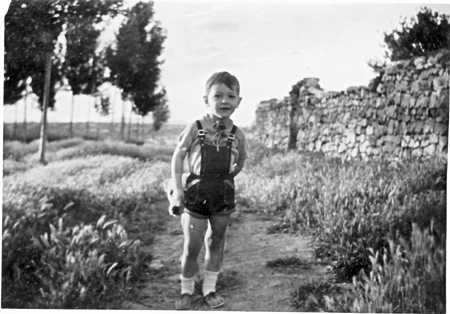 Retrato de un niÃ±o en Torralba de los Sisones.