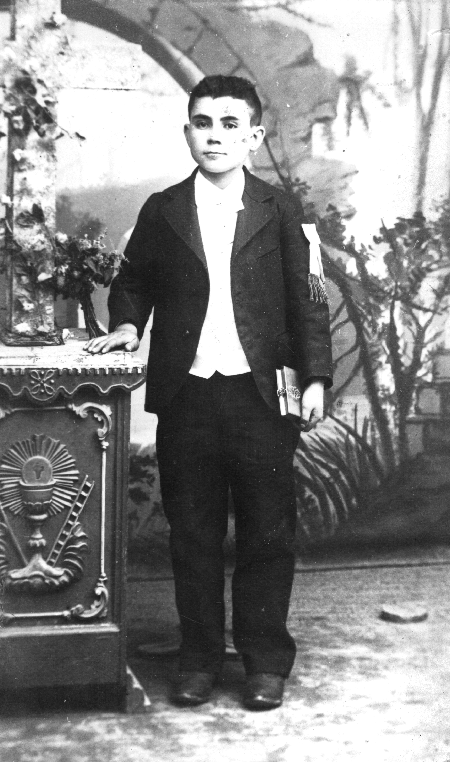 NiÃ±o de comuniÃ³n. Torralba de los Sisones.