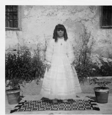 Retrato de niÃ±a de comuniÃ³n. Torralba de los Sisones.