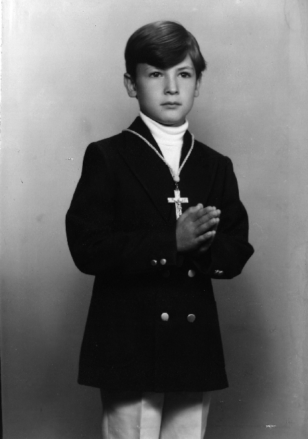 Retrato de niÃ±o de comuniÃ³n. Torralba de los Sisones.