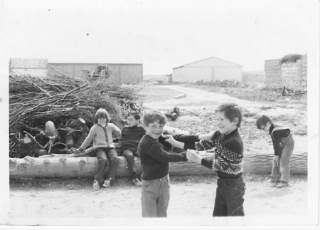 NiÃ±os en Torralba de los Sisones.
