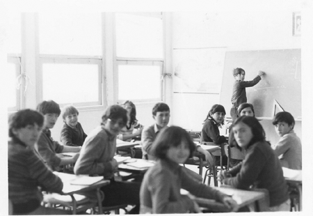 Grupo de niÃ±os en clase. Torralba de los Sisones.