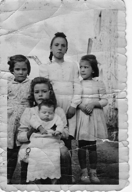 Retrato de varias niÃ±as. Torralba de los Sisones.