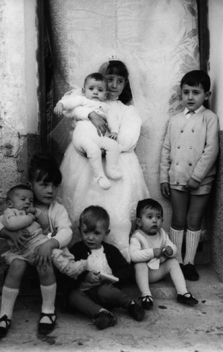 Grupo de niÃ±os. Torralba de los Sisones.