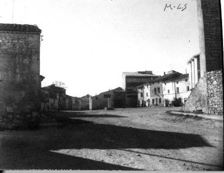 Una calle del pueblo. Torrijo