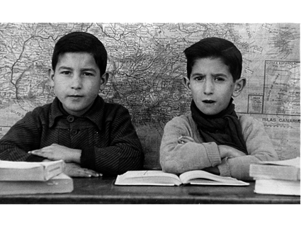 NiÃ±os en el colegio. Bello